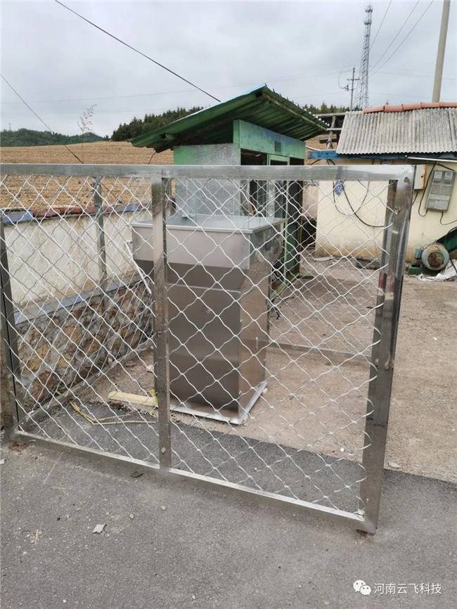 云飛高空殺蟲(chóng)燈為通化縣農(nóng)技總站草貪防控提供有力保障